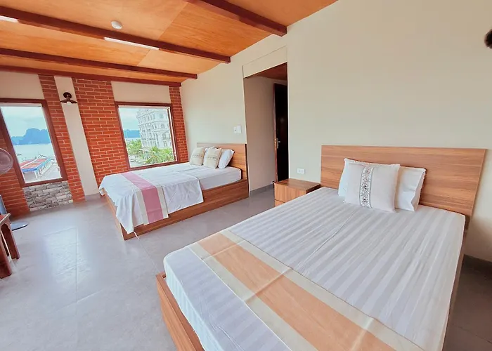 Hotel Canh Buom *